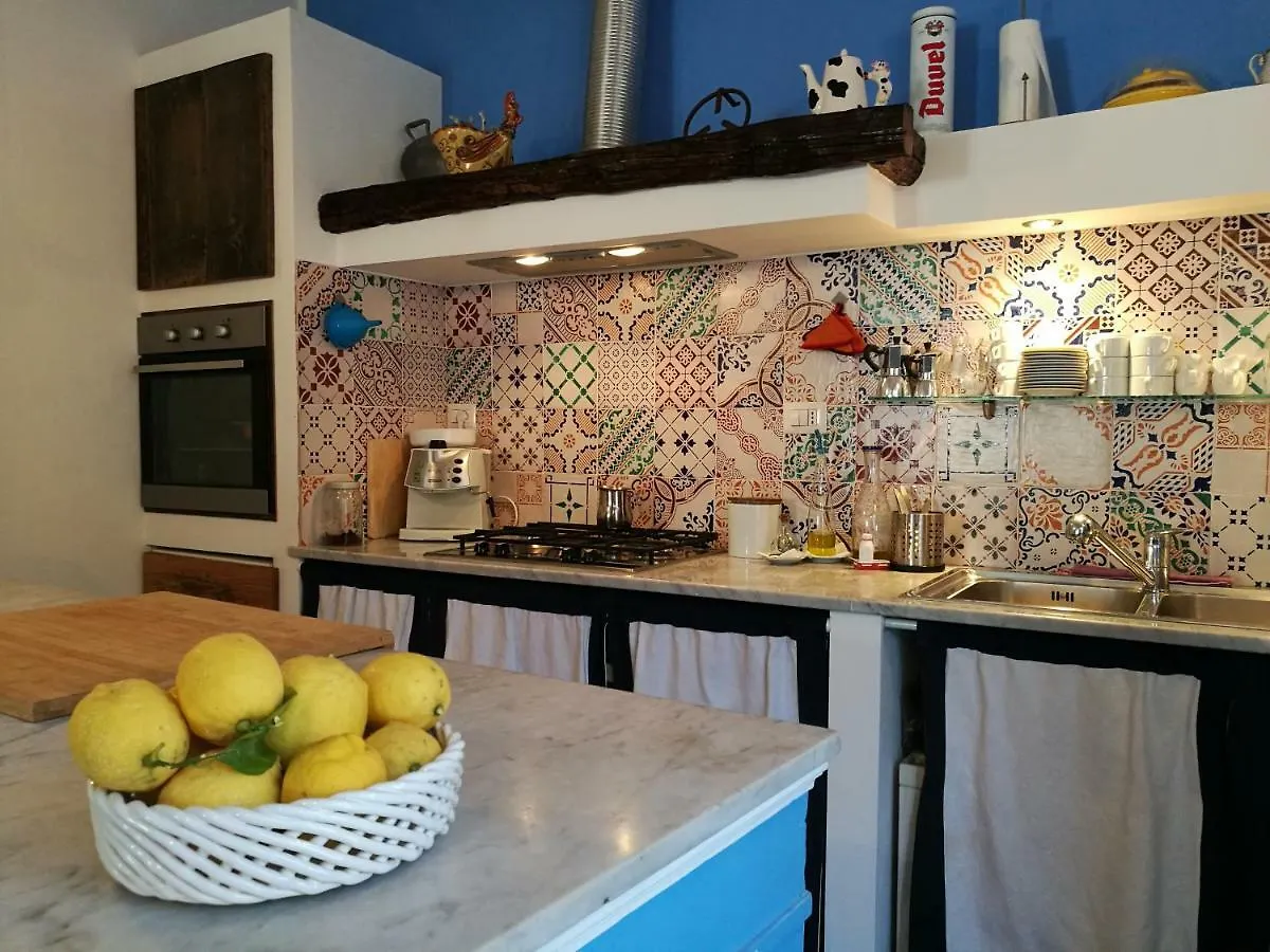La Via Del Carretto B&B Capri Leone Italy